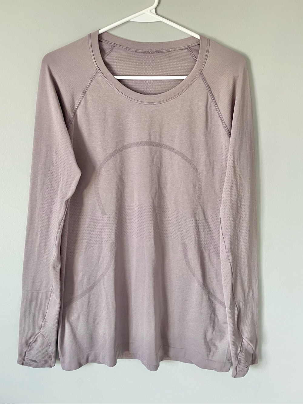 Lululemon Swiftly Tech Long Sleeve Shirt 2.0 Blush Light Pink Women’s 10 EUC 78$